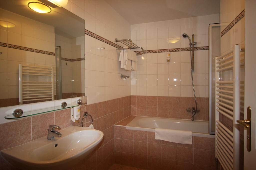 Hotel 900 M Zur Oper Wien