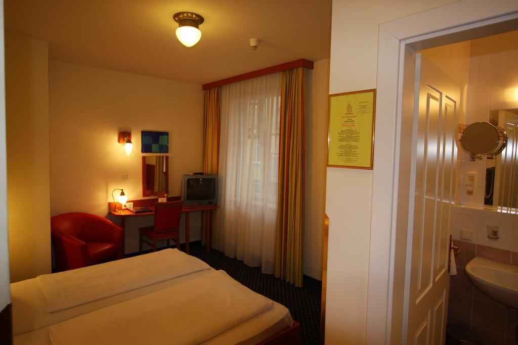 900 M Zur Oper 4* Wien
